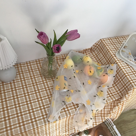 Embroidery Organza daisy/ lavender grocery bag, picnic bag - Picture 1 of 4